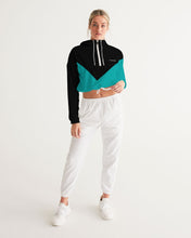 Load image into Gallery viewer, Lady YFE The great feel of TEAL Cropped Windbreaker
